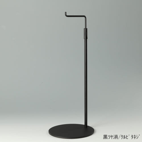 ●商品名:バッグスタンドA-L くるぴたネジ仕様 ●表面処理:黒ツヤ消(BK-M)仕上 ●寸法:高さ420~640mm ●ヘッド部:クランク型 ●ヘッド:上下可動式(伸縮式) ●材質:スチール ●ヘッド:上下可動式(伸縮式) ●特長:シンプルで汎用性のある形状 ●生産国:日本製(タヤ自社工場)