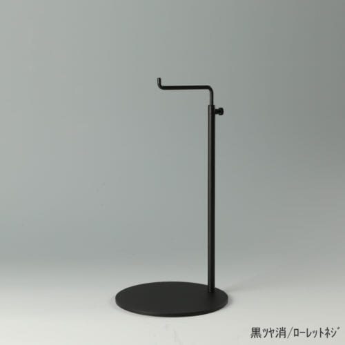 ●商品名:バッグスタンドA-M ローレットネジ仕様 ●表面処理:黒ツヤ消(BK-M)仕上 ●寸法:高さ280~460mm ●ヘッド部:クランク型 ●ヘッド:上下可動式(伸縮式) ●材質:スチール ●特長:シンプルで汎用性のある形状 ●生産国:日本(タヤ自社工場)