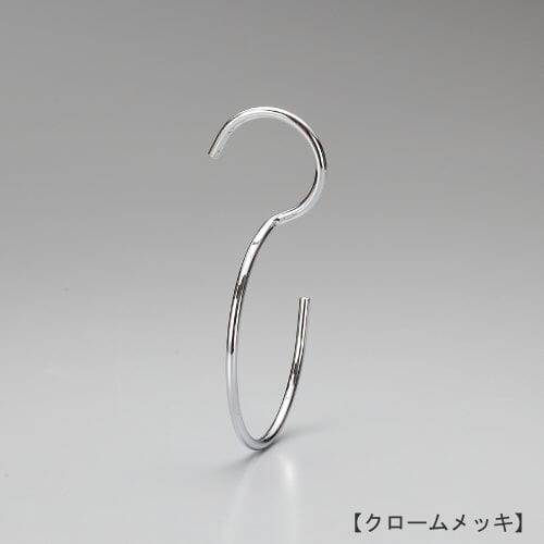 S字フック正面画像/型番:SFB-T160/表面処理:クロームメッキ/素材:スチール/上下異形型のS字フックに90度のひねりを加えた商品。バックなどを吊るすと通常のS字フックの場合正面向きにバックがぶら下がりますが、この商品は90度のひねりを加えたことによりバックが横向きに下げられます。/日本製