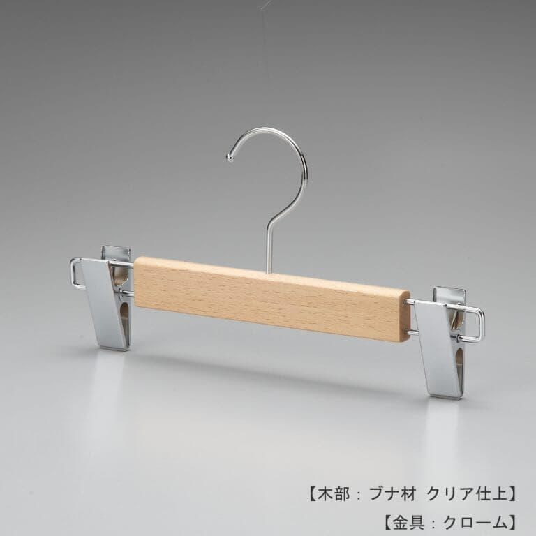 ●ハンガー正面画像
●型番:TY-09
●材質
木部:ブナ材 クリア半ツヤ仕上
金具:クロームメッキ(CR)
●ボトムス用
●フック:回転式
●木製のボトムスハンガーとして最もスタンダードで汎用性の高い形状。レディースからメンズまで幅広くご利用いただいております。