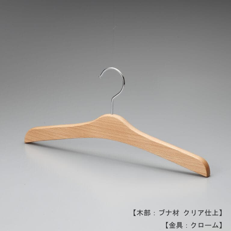 ●ハンガー正面画像
●型番:TY-20
●材質
木部:ブナ材 クリア半ツヤ仕上
金具:クロームメッキ(Cr)
●レディース・メンズサイズ
●トップス用
●形状:平肩型
●フック:回転式
●ポロシャツ・カットソー等に最適な1本。また、大量の商品を展示することが必要な時にも重宝する形状です。