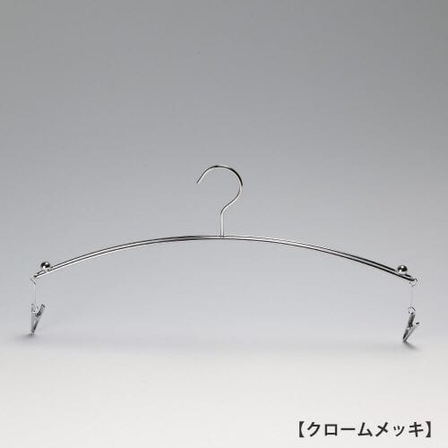 ●ハンガー正面画像 ●型番:IN-502 ●表面処理:クロームメッキ ●素材:スチール ●フック固定式 ●インナー・ランジェリー用 ●両端にはランジェーリー専用のクリップが付き、ブラジャーとショーツを一緒にディスプレイすることも、ブラとショーツをそれぞれ単体でディスプレイすりことも可能。 ●日本製