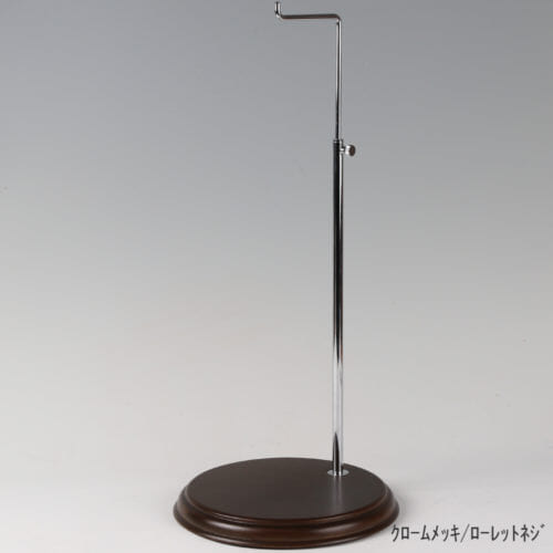 ●商品名:バッグスタンドA-L ローレットネジ・木製ベース仕様 ●表面処理:金具部 クロームメッキ(CR)/木部 茶染め ●寸法:高さ405~625mm ●ヘッド部:クランク型 ●ヘッド:上下可動式(伸縮式) ●材質:スチール・木製(ベース) ●特長:シンプルで汎用性のある金具部分に、木製ベースを組み合わせ、落ち着きのある存在感と高級感を演出できるツールとし製造しております。 ●生産国:日本製(タヤ自社工場)